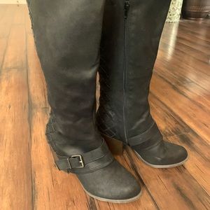 Fergilicious boots size 9. Never worn! So cute!